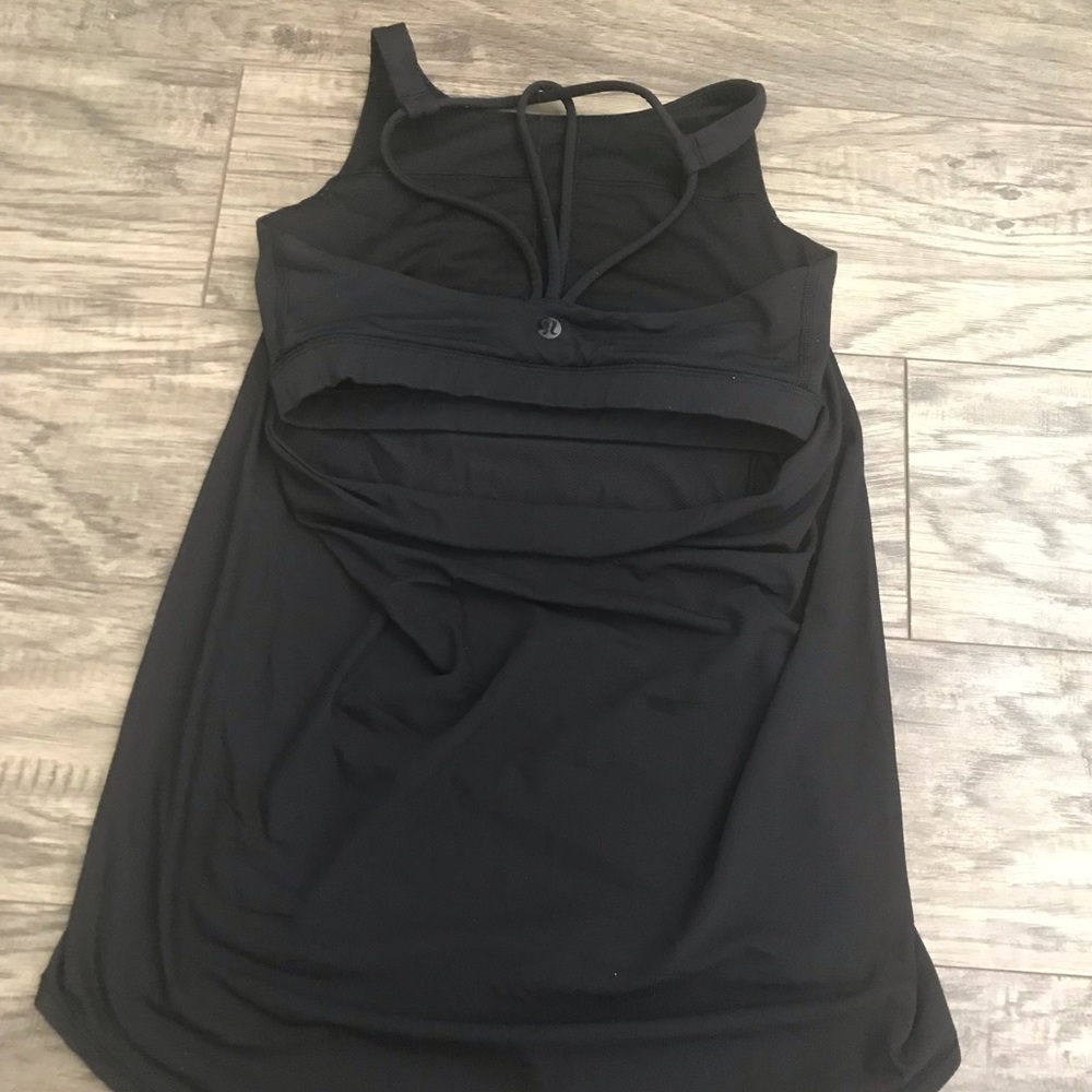 LuluLemon women’s workout top